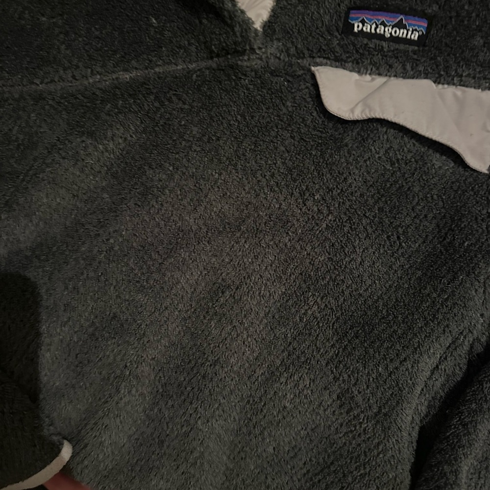 Patagonia Charcoal Fleece Jacket - Picture 3 of 3